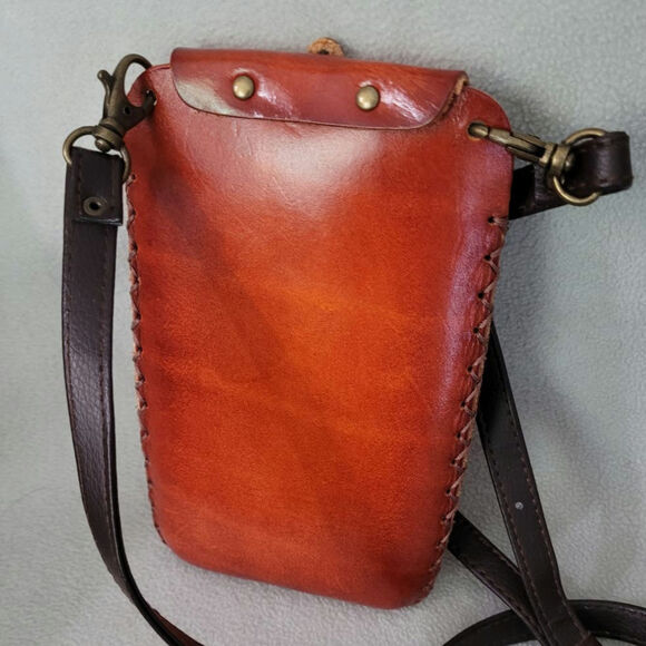 Hand Tooled Leather Floral Accent Embossed Crossbody PURSE - Picture 4 of 8